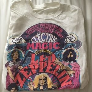 Led Zeppelin graphic tee shirt